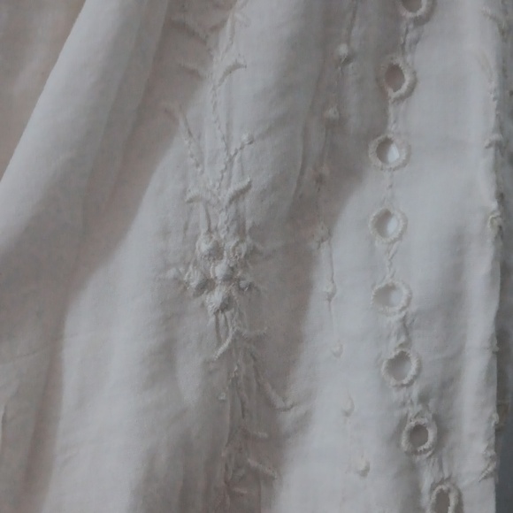 A Stylish Cream Color Blouse with Floral Design Sleeves Size XL - Picture 12 of 16